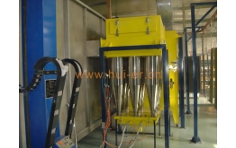 Automatic powder spraying system with small whirlwind